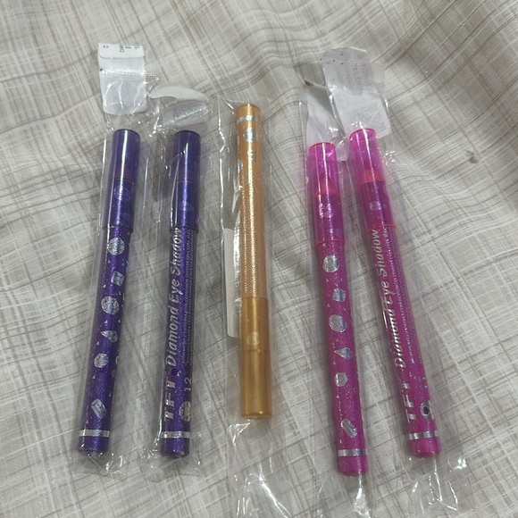 2-In-1 Lip Pen & Eyeshadow Eye Silkworm Shadow Pen Highlighter Lying - Picture 11 of 11